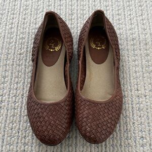 Elegant Brown Woven Flats